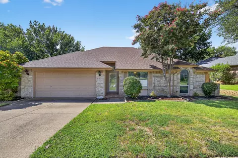 2008 Homecraft Dr, Bedford, TX 76021