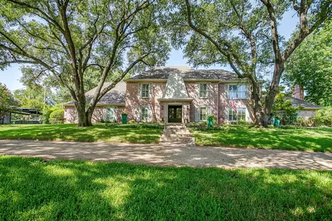 4020 Shadow Dr, Fort Worth, TX 76116