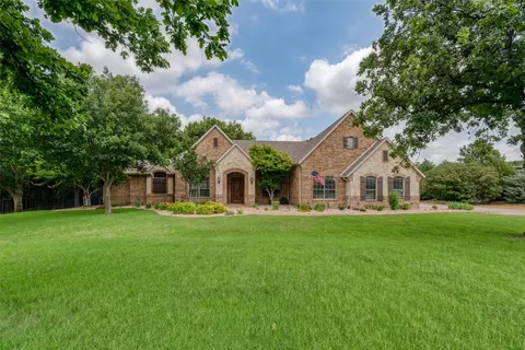 136 Whispering Winds Dr, Gunter, TX 75058