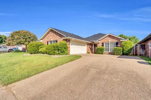 709 Azalea Trl, Waxahachie, TX 75165