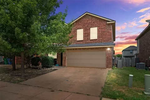 1204 Boxwood Dr, Crowley, TX 76036