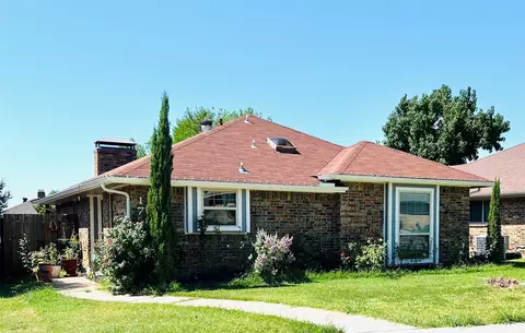 1758 Castille Dr, Carrollton, TX 75007