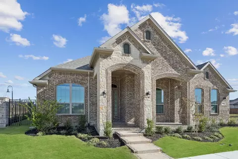 1016 Sunflower St, Crowley, TX 76036