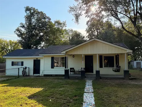 352 Post, Nash, TX 75569 photo 2