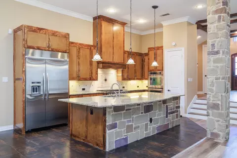 Kitchen - 609 Knott Ct, Euless, TX 76039 photo 1 of 3