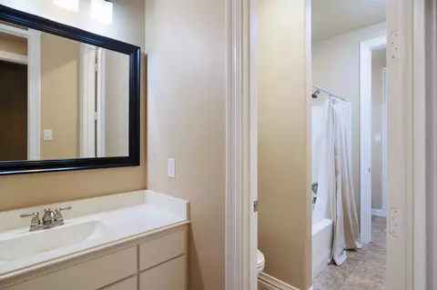 Entry Way - 609 Knott Ct, Euless, TX 76039 photo 2 of 3