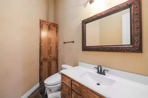 Bath - 609 Knott Ct, Euless, TX 76039 photo 1 of 5
