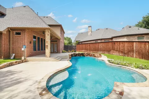 Exterior - 609 Knott Ct, Euless, TX 76039 photo 4 of 4