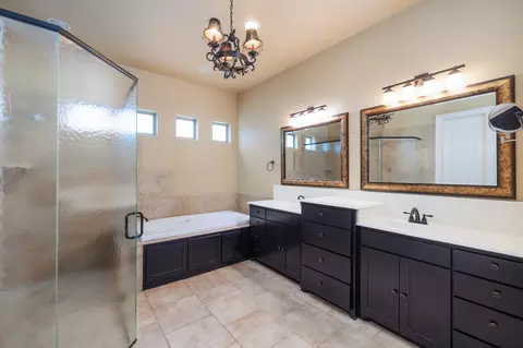 Bath - 609 Knott Ct, Euless, TX 76039 photo 2 of 5
