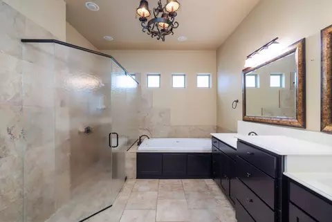 Bath - 609 Knott Ct, Euless, TX 76039 photo 3 of 5
