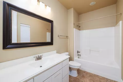 Bath - 609 Knott Ct, Euless, TX 76039 photo 4 of 5