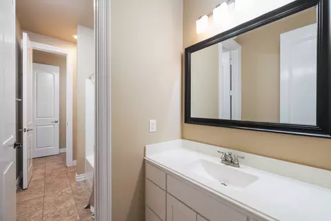 Bath - 609 Knott Ct, Euless, TX 76039 photo 5 of 5