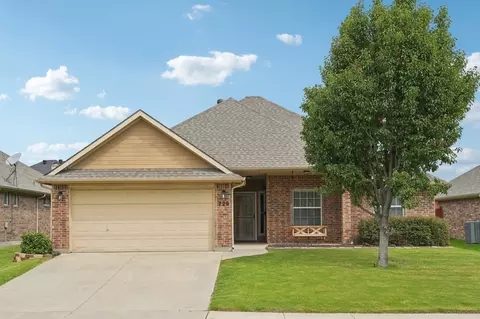 729 Evergreen Ct, Burleson, TX 76028