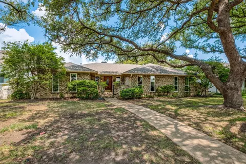 9239 Seagrove Dr, Dallas, TX 75243