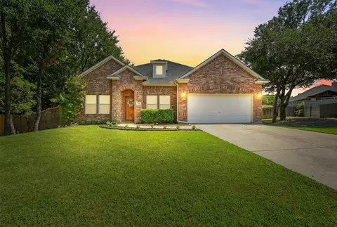 620 Knollwood Trail Ct, Oak Point, TX 75068
