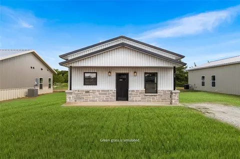 1107 E Navarro Ave, Mart, TX 76664