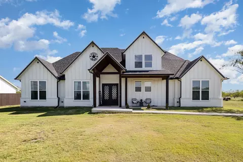 601 Gin Rd, Ennis, TX 75119