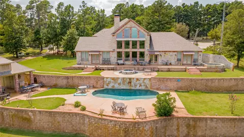 674 An County Road 404, Palestine, TX 75803