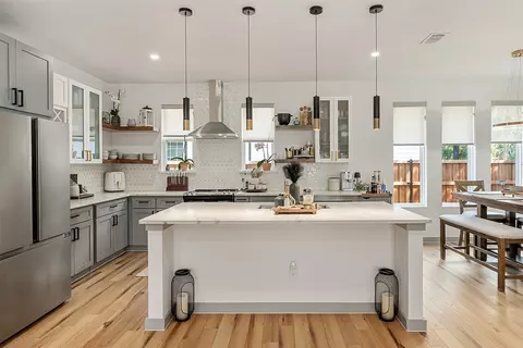 Kitchen - 829 Maloma Rd, Tool, TX 75143 photo 1 of 7