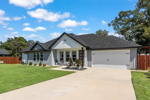 Exterior - 829 Maloma Rd, Tool, TX 75143 photo 5 of 7