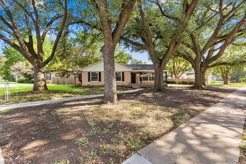 1301 N 34th St, Waco, TX 76707