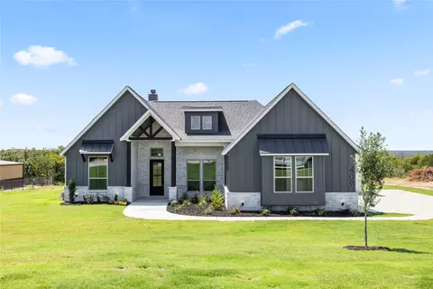 409 Persimmon Ct, Weatherford, TX 76085