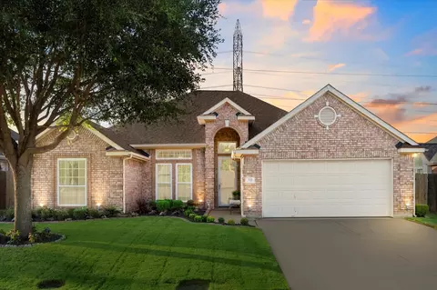 518 Broadsword Ln, Grand Prairie, TX 75052