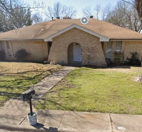 905 Pine Tree Ln, Desoto, TX 75115