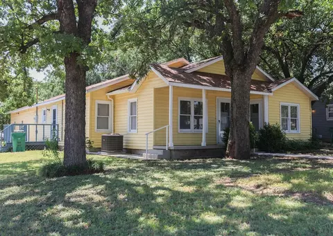 814 W Frey St, Stephenville, TX 76401