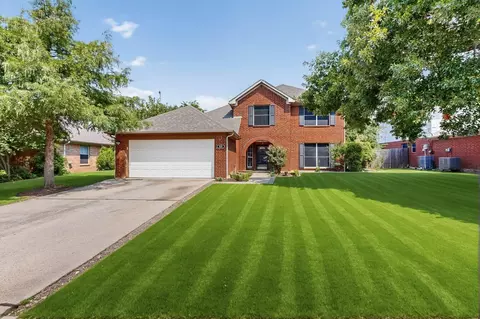 331 Ashley Oak Ln, Lake Dallas, TX 75065
