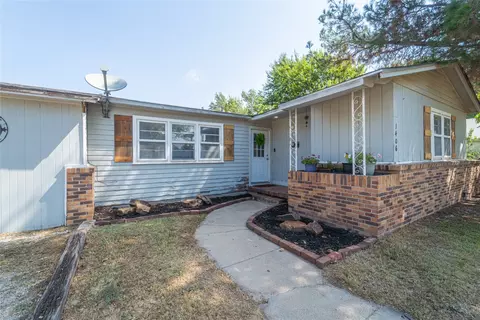 1406 Bliss St, Cisco, TX 76437