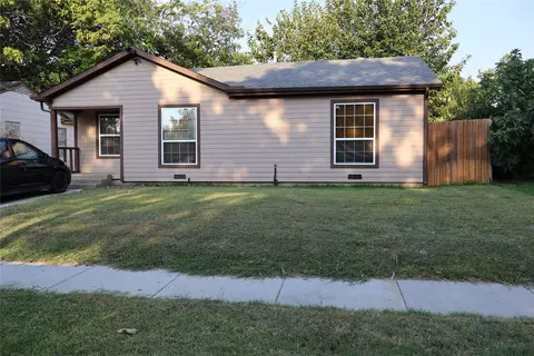941 SW 4th St, Grand Prairie, TX 75051