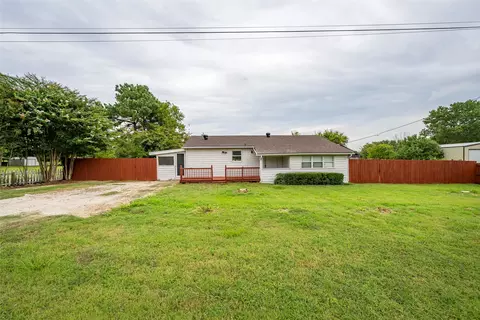 2317 Chapel Ln, Cleburne, TX 76031
