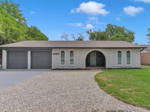 5813 Mccart Ave, Fort Worth, TX 76133