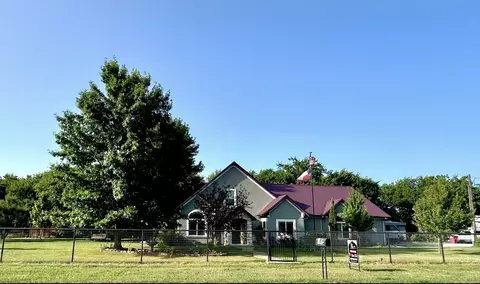 8215 Canja Dr, Fort Worth, TX 76126