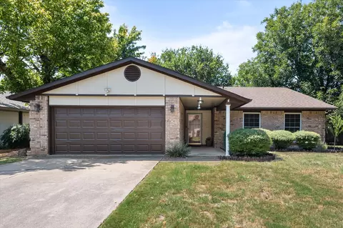1008 Hazelwood Dr, Mansfield, TX 76063
