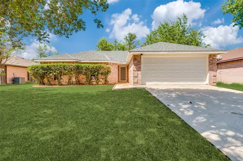 411 Buckskin Dr, Red Oak, TX 75154