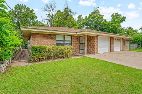 557 W College St, Stephenville, TX 76401