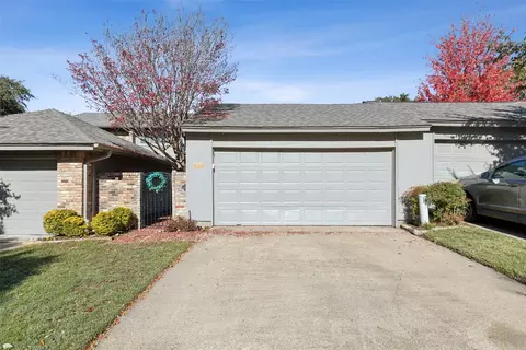 9539 Highland View Dr, Dallas, TX 75238