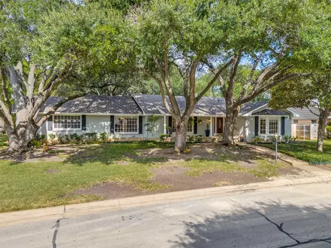 3816 Trails Edge Rd, Fort Worth, TX 76109