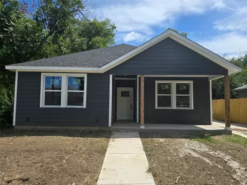 1220 E Leuda St, Fort Worth, TX 76104