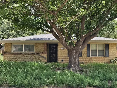 2215 Locust St, Amarillo, TX 79109