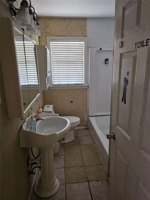 2215 Locust St, Amarillo, TX 79109 photo 5