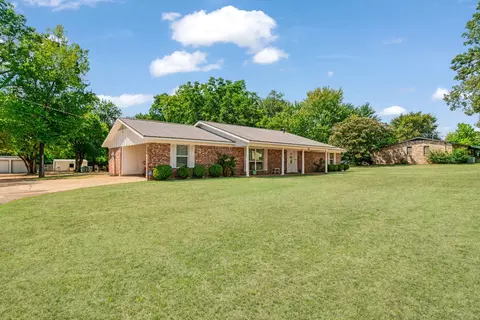 850 Key West Dr, Reno, TX 75462