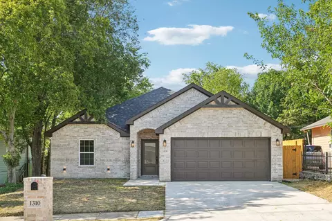 1310 E Myrtle St, Fort Worth, TX 76104