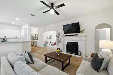 3820 Byers Ave, Fort Worth, TX 76107