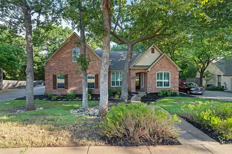 1905 Clear Creek Dr, Weatherford, TX 76087