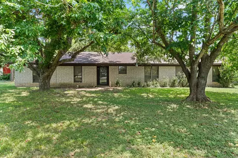 613 N Old Robinson Rd, Waco, TX 76706