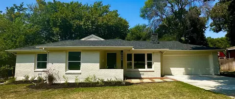 4004 Piedmont Rd, Fort Worth, TX 76116