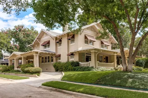1351 Mistletoe Dr, Fort Worth, TX 76110
